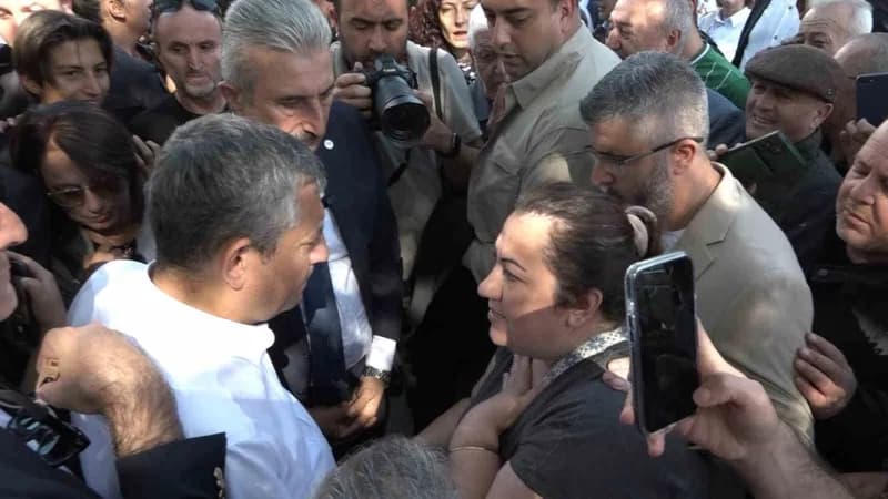 Yeni Parti Genel Başkanı Özgür Özel, Bursa’da çiftçilerle bir araya geldi