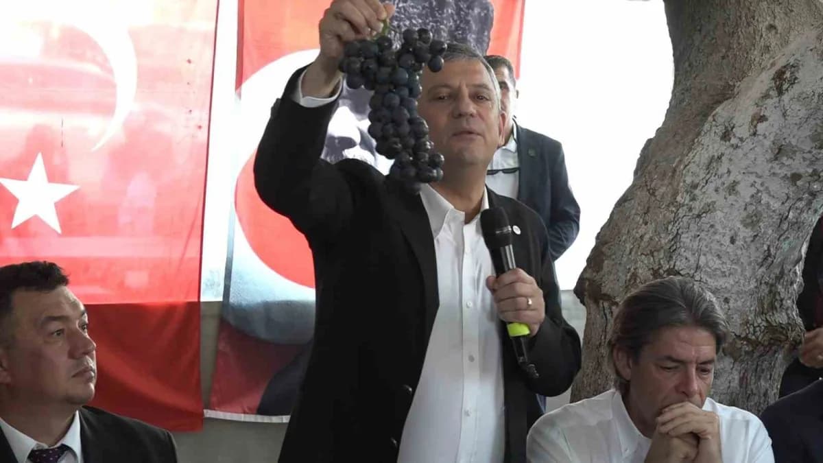 Yeni Parti Genel Başkanı Özgür Özel, Bursa’da çiftçilere hitap etti