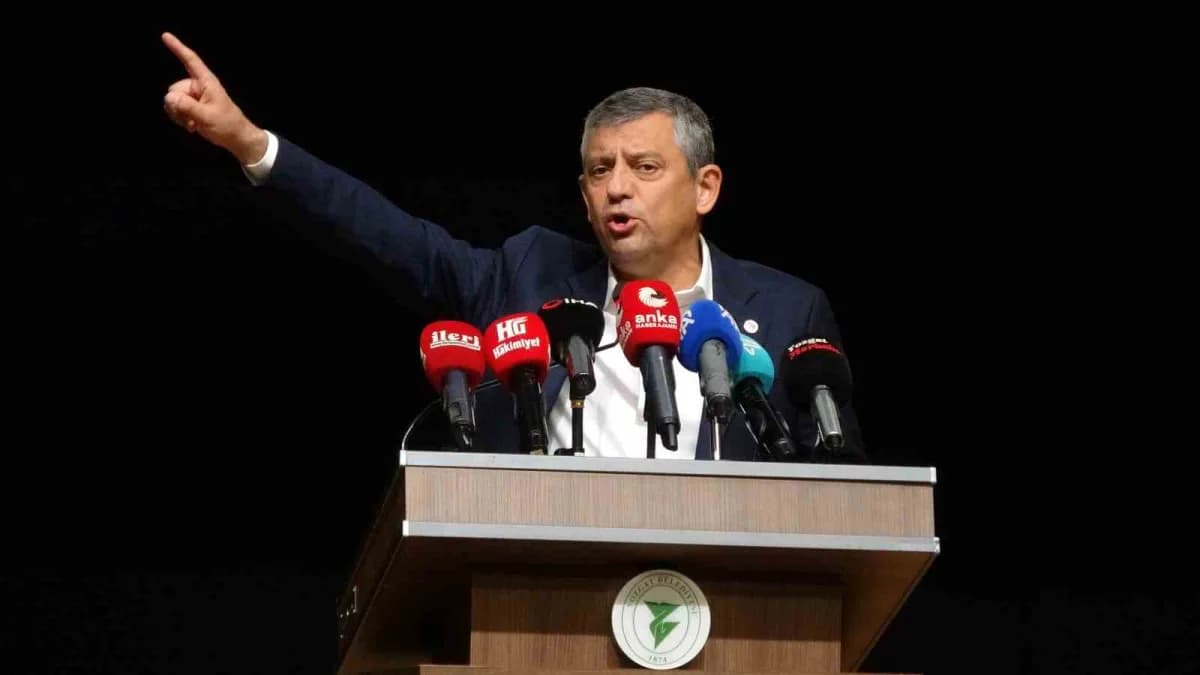 Yeni Parti Genel Başkanı Özgür Özel, partisinin il Başkanı seçimine katılmak üzere Yozgat'a geldi.
