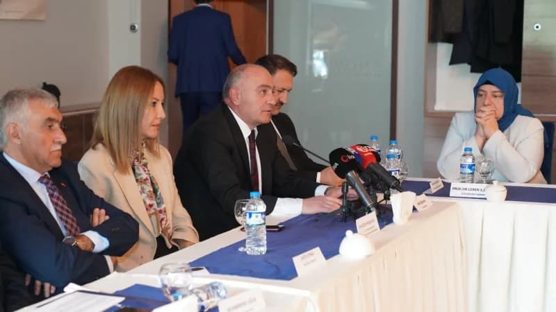 TOBB Yönetim Kurulu Üyesi ve ETSO Yönetim Kurulu Başkanı Saim Özakalın, bu yıl Erzurum'da ikinci kez düzenlenecek olan P