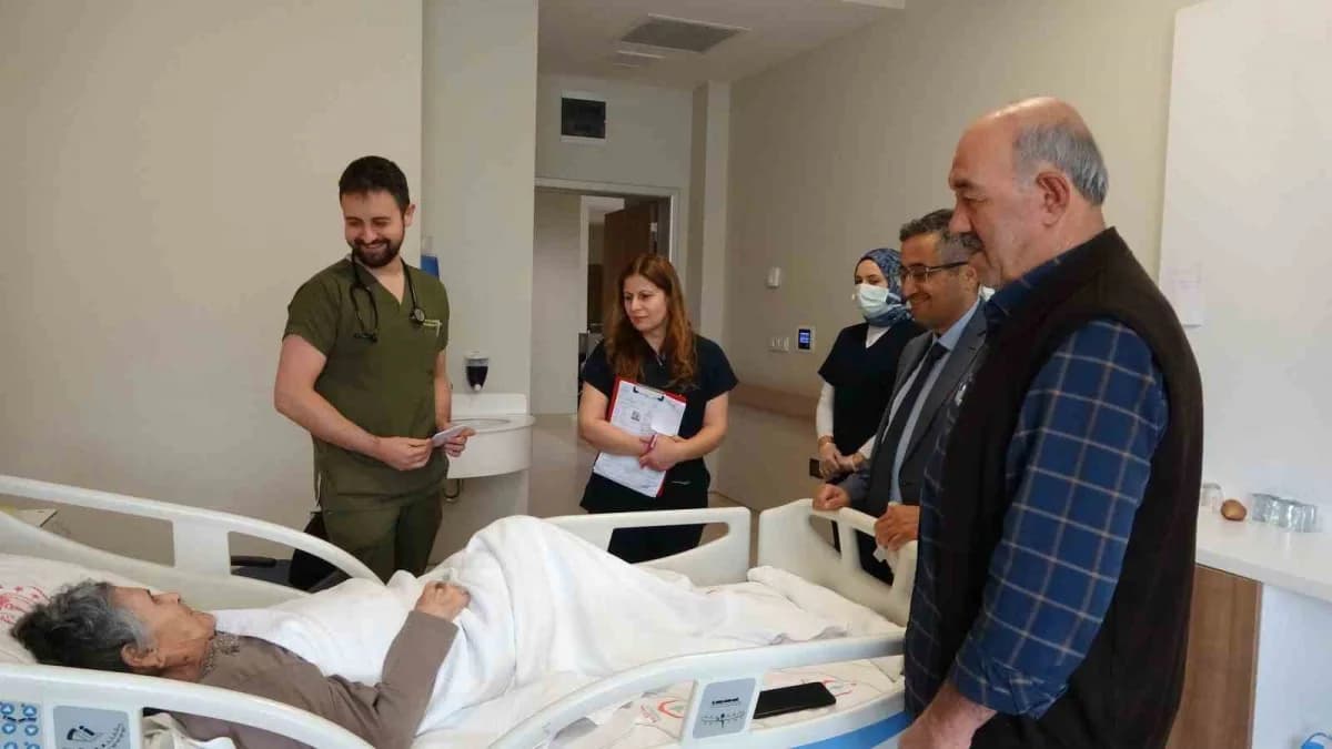 Yozgat Sorgun Devlet Hastanesi Palyatif Bakım Servisi binası ve sağlık personeli