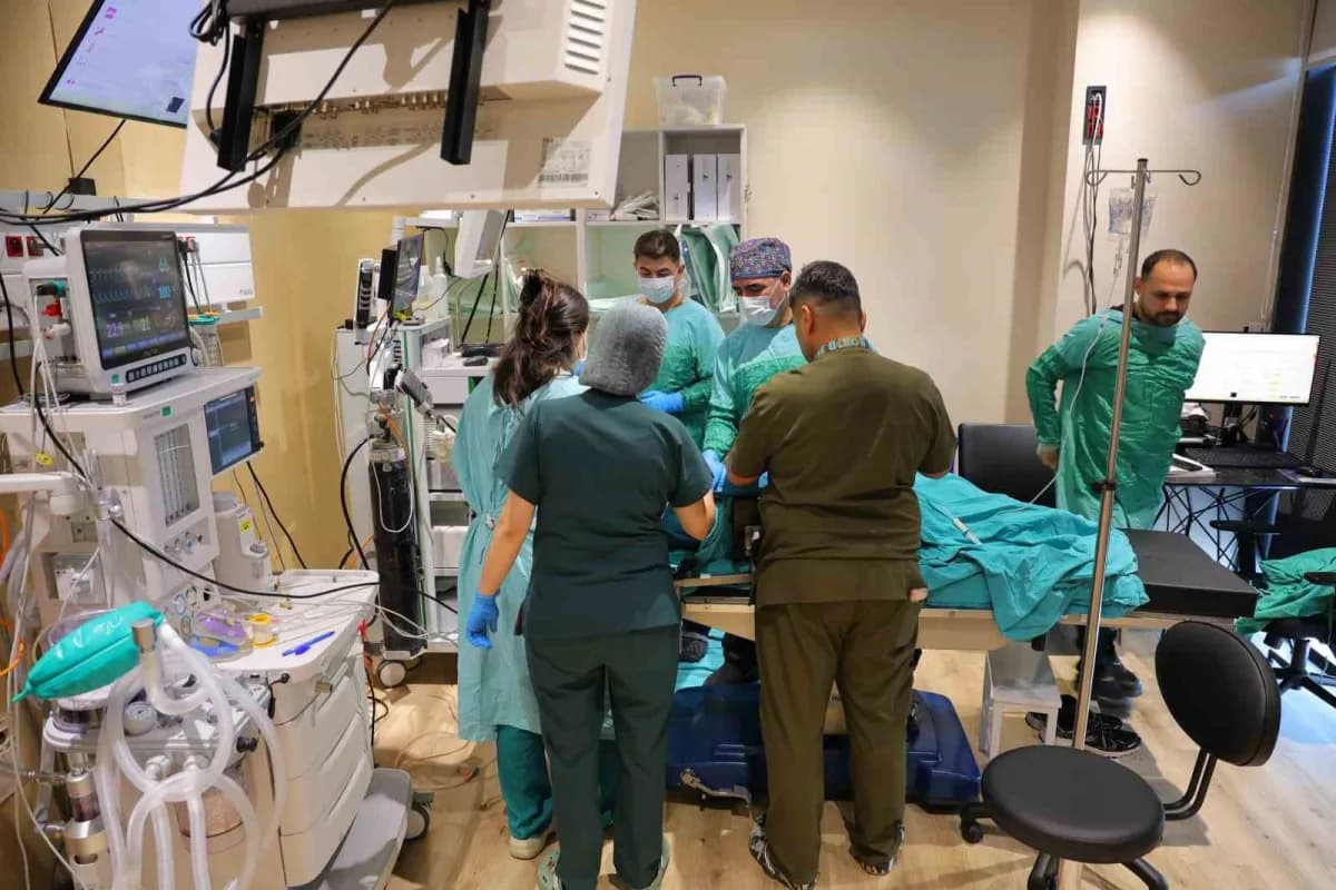 Gastroenteroloji Cerrahisi Uzmanı Doç. Dr. Bahtiyar Muhammedoğlu, pankreas kanseri ve safra yolu hastalıklarının tanı ve