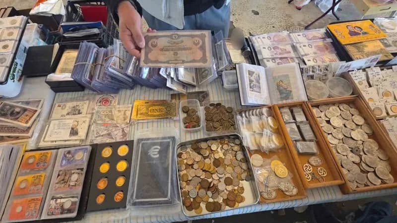 54 yıllık Para koleksiyonunu Kütahya antika pazarında meraklılarıyla buluşturuyor