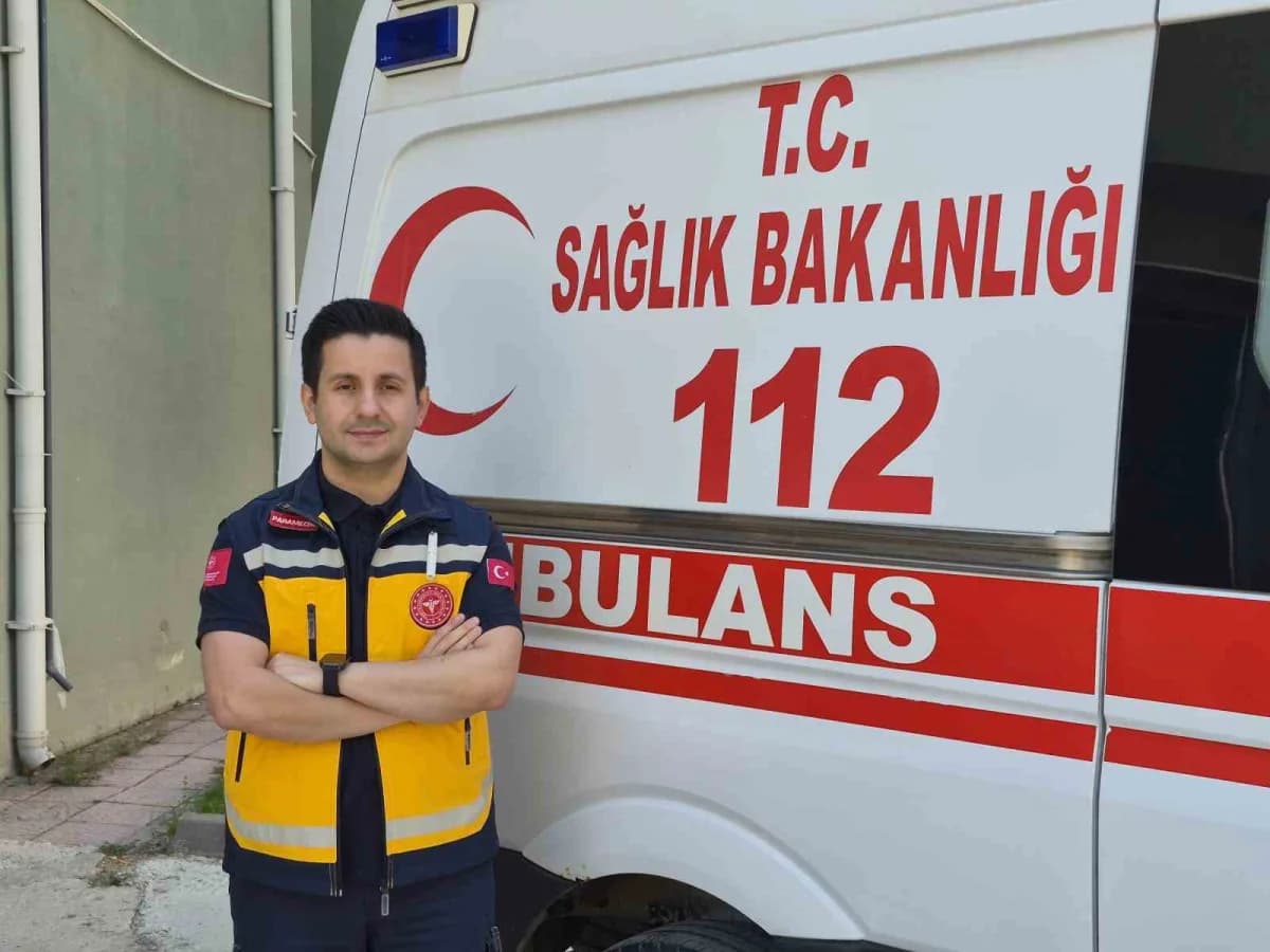Eskişehir’de acil sağlık hizmetlerinde görev yapan Paramedik Harun Özkan saha çalışması sırasında