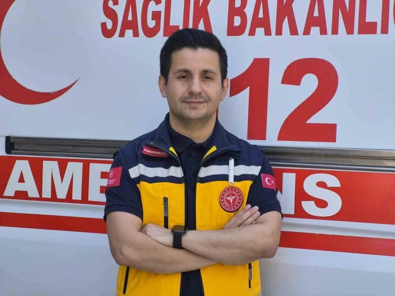 Eskişehir'de Eğitim ve bilimsel faaliyetlerini saha göreviyle birlikte sürdüren Paramedik Harun Özkan, "Beni en çok zorl