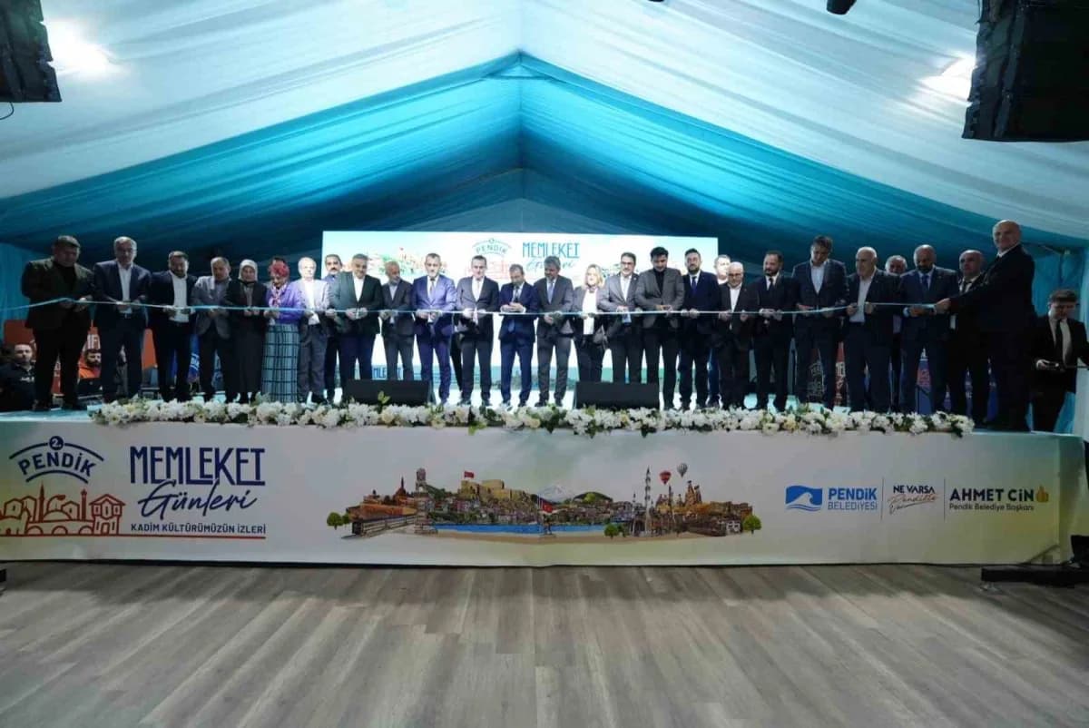 Pendik Millet Bahçesi’nde düzenlenen Memleket Günleri etkinliğinde 35 ilin kültür ve yöresel ürünleri sergileniyor