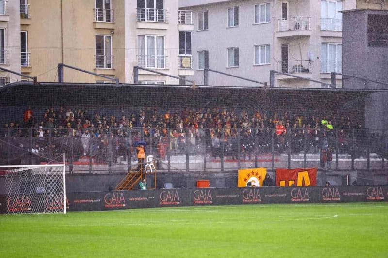 Galatasaray, Trendyol 1. Lig ekiplerinden Pendikspor ile oynadığı hazırlık maçında 3-3 berabere kaldı.