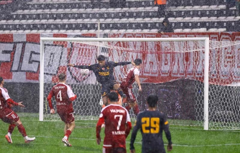 Galatasaray, Trendyol 1. Lig ekiplerinden Pendikspor ile oynadığı hazırlık maçında 3-3 berabere kaldı.