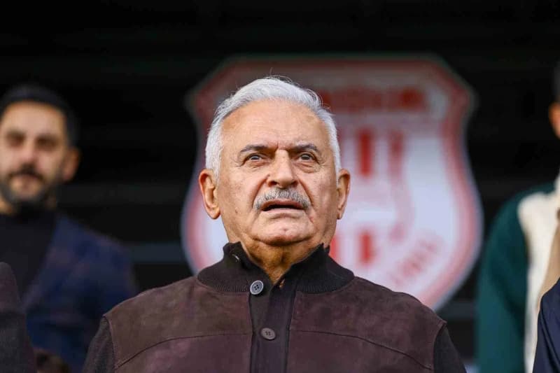 Karşılaşmayı binali yıldırım da takip etti