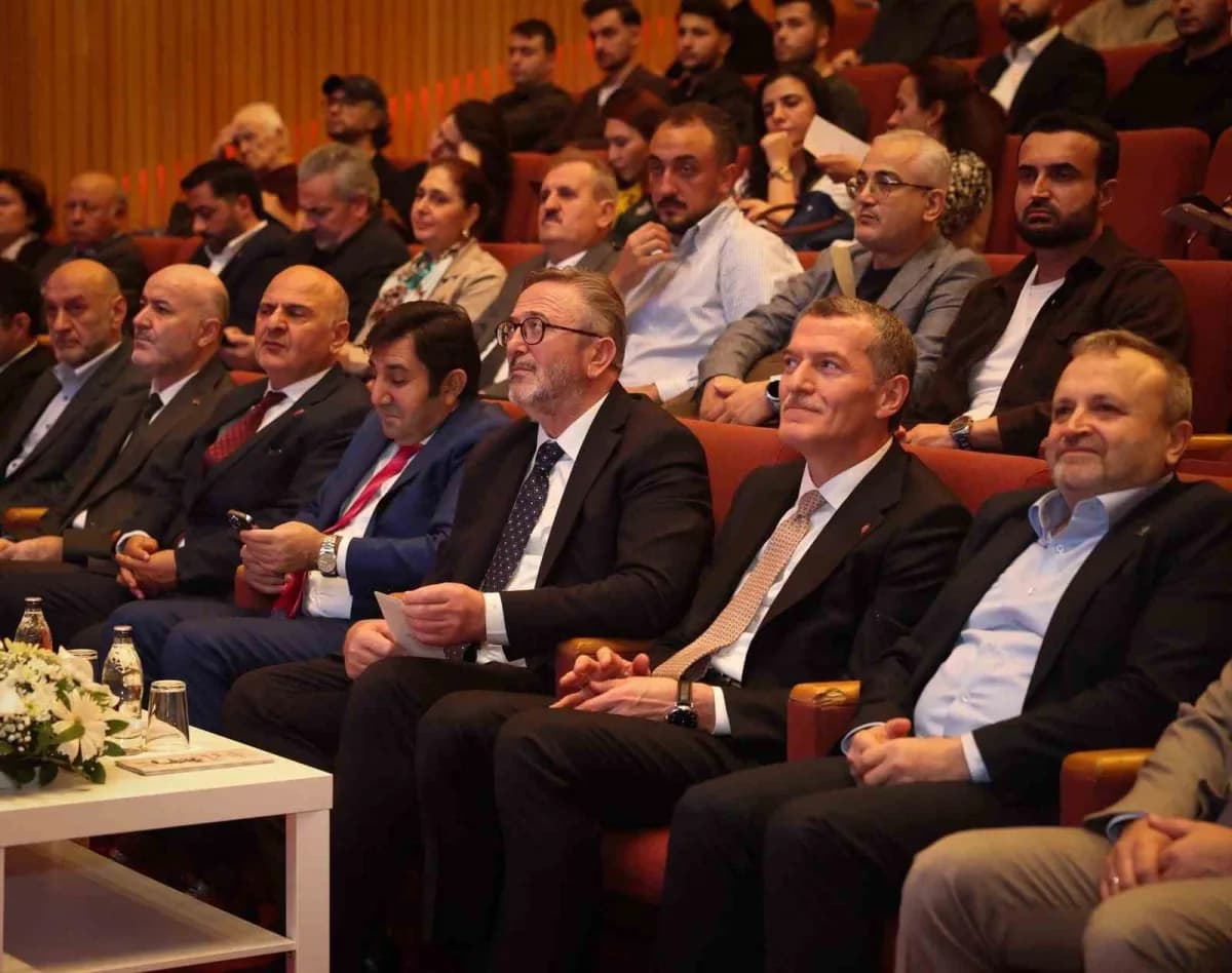 Zeytinburnu Belediyesi tarafından "Peyami Safa Mütefekkir Bir Muharririn Dünyası Sempozyumu" düzenle