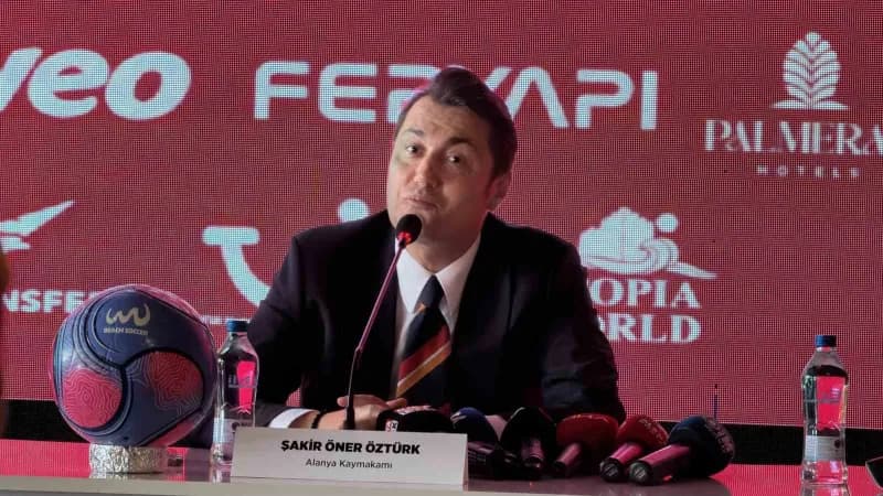 Alanya’da düzenlenen Plaj Futbolu Dünya Kulüpler Şampiyonası lansmanından bir kare