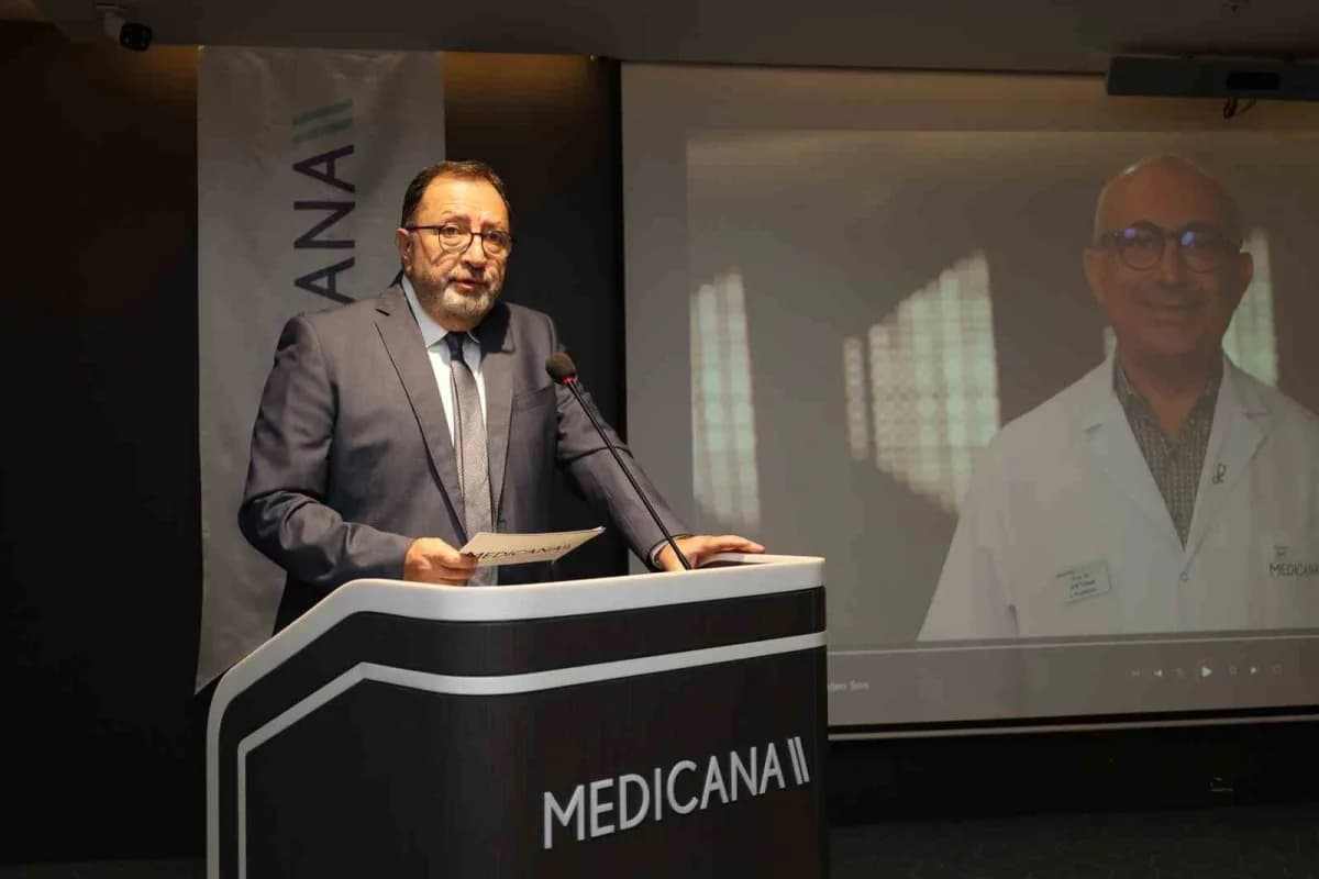 Medicana International İzmir Hastanesi Genel Müdürü Dr. Öğretim Üyesi Remzi Karşı