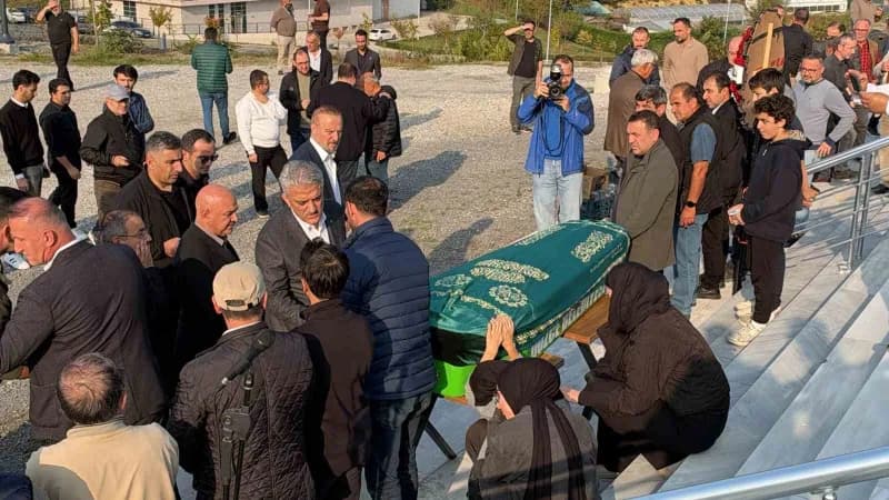 Düzce Üniversitesi’nde öğretim görevlisi olarak çalışan İnşaat Mühendisi Prof. Dr. Ayhan Şamandar ge