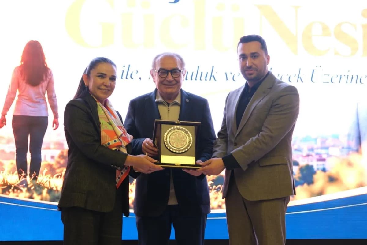 MÜSİAD Gaziantep Şubesi, Prof. Dr. Nevzat Tarhan’ın katılımıyla "Güçlü Aile, Güçlü Gelecek" programı düzenledi.