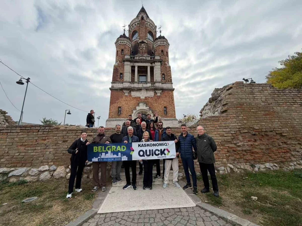 Quick Sigorta acenteleri Belgrad’da KASKONOMİQ başarısını kutlarken tarihi ve kültürel mekanları
