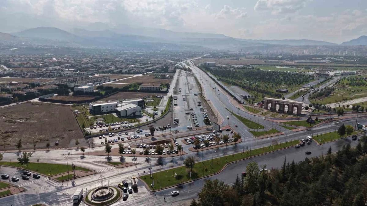 Kayseri Büyükşehir Belediyesi, 1 milyon 260 Bin metrekarelik Recep Tayyip Erdoğan Millet Bahçesi’nin çevresindeki Ulaşım