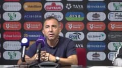 Çaykur Rizespor Teknik Direktörü Recep Uçar basın toplantısında açıklama yapıyor