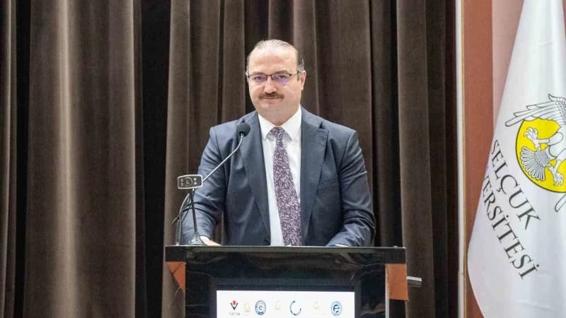 Atatürk Üniversitesi Rektörü Prof. Dr. Ahmet Hacımüftüoğlu’nun davetli konuşmacı olarak katıldığı kongrede konuşan Bilim