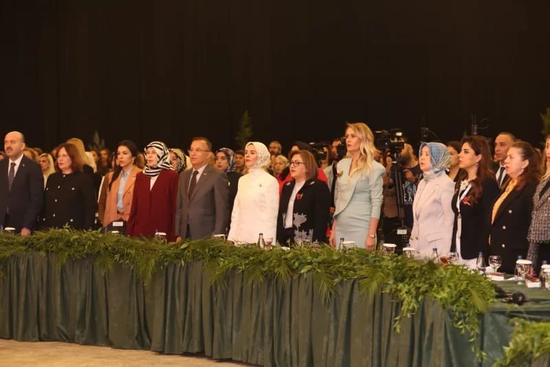 Akdeniz Üniversitesi Rektörü Prof. Dr. Özlenen Özkan, Gaziantep’te düzenlenen İklim Çevre, Kadın 2030-Yöneten Kadın Lide