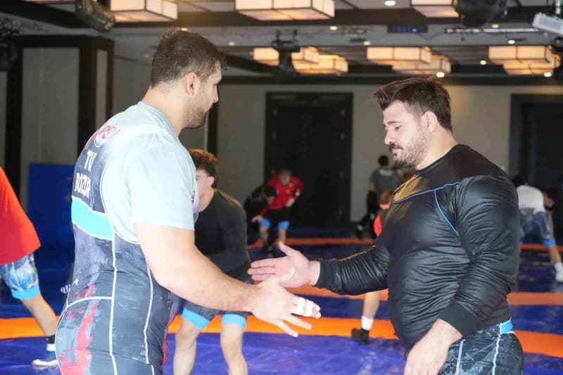 Milli güreşçi Rıza Kayaalp, olimpiyatlara kadar yapılacak organizasyonlarda şampiyonluklarına devam etmek istediğini söy