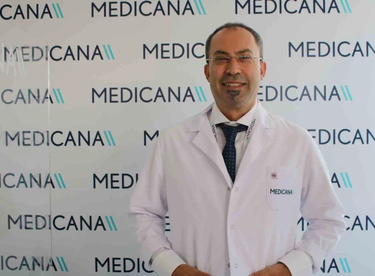 Romatoloji uzmanı Dr. Yüksel Karakoç, romatoid artrit hastalığı hakkında açıklama yapıyor