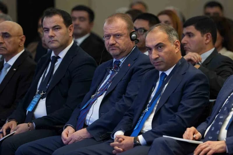 Radyo ve Televizyon Üst Kurulu (RTÜK) Başkanı Mehmet Daniş, Azerbaycan’ın başkenti Bakü’de ‘kutuplaşmış Dünyada Medya Ar