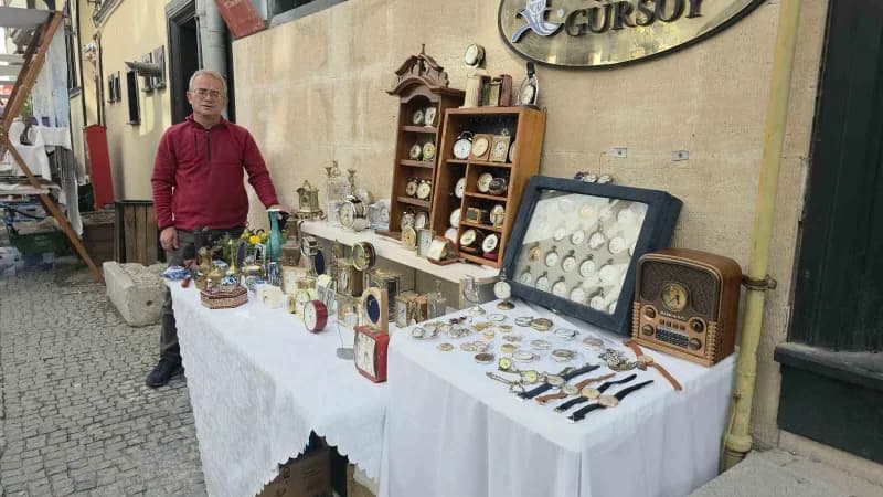 Mustafa Arslan'ın yaklaşık 25 yıl önce cep saati merakıyla başlayan tutkusu, zamanla Osmanlı döneminden günümüze farklı