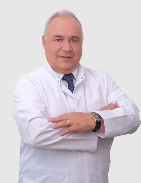 Acıbadem Eskişehir Hastanesi Romatoloji Uzmanı Dr. Hakan Aslan açıklama yaparken