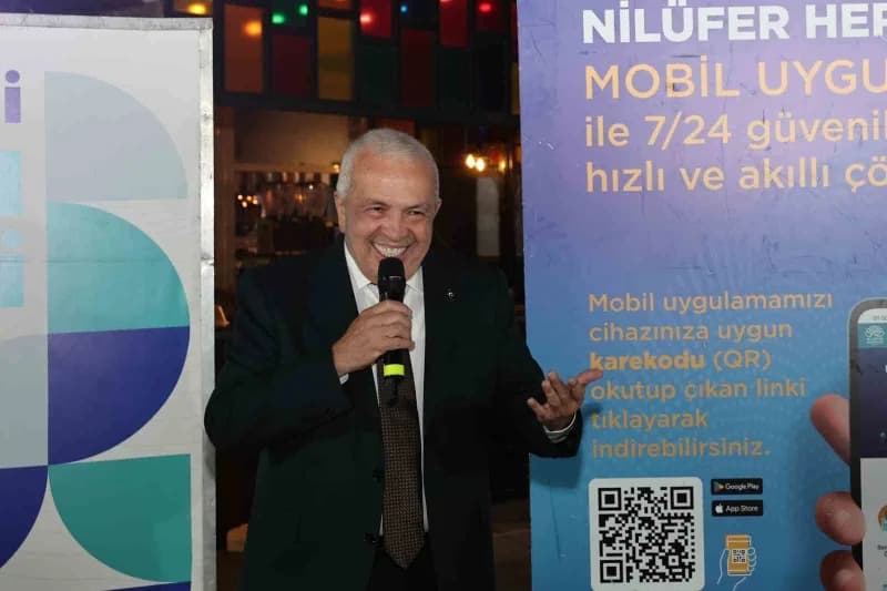 "Şadi Başkan'la Akşam Çayı" buluşmalarının son durağı Üçevler Mahallesi oldu. Vatandaşların talep ve önerilerini dinleye