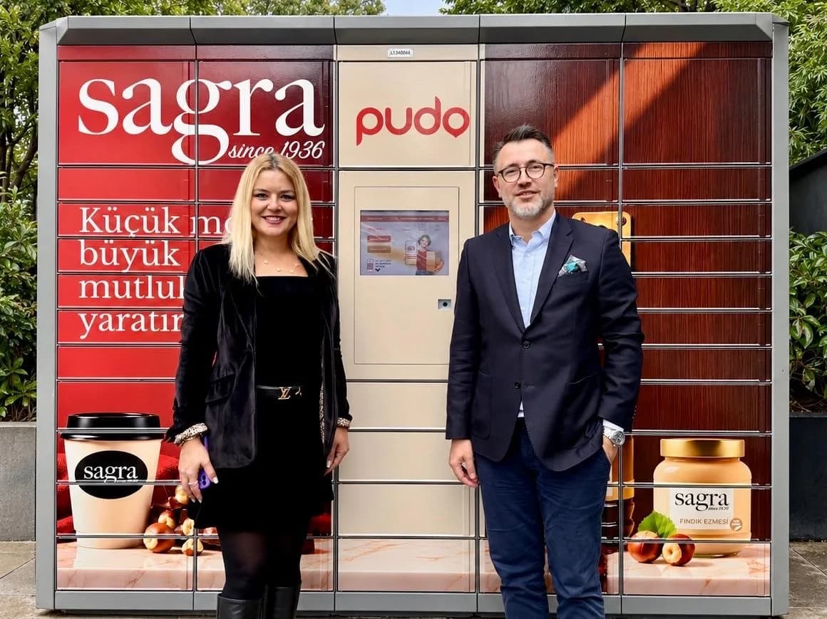 (Soldan sağa) PUDO Satış ve Pazarlama Direktörü Ülkü Dörtcan, Sagra 1936 Ticari ve Operasyonlar Dire