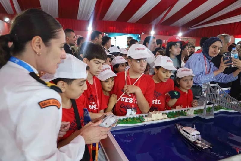 TEKNOFEST Güneydoğu'da milli imkanlarla geliştirilen teknolojik sistemlerini ve Hava araçlarını tanıtan Sahil Güvenlik K