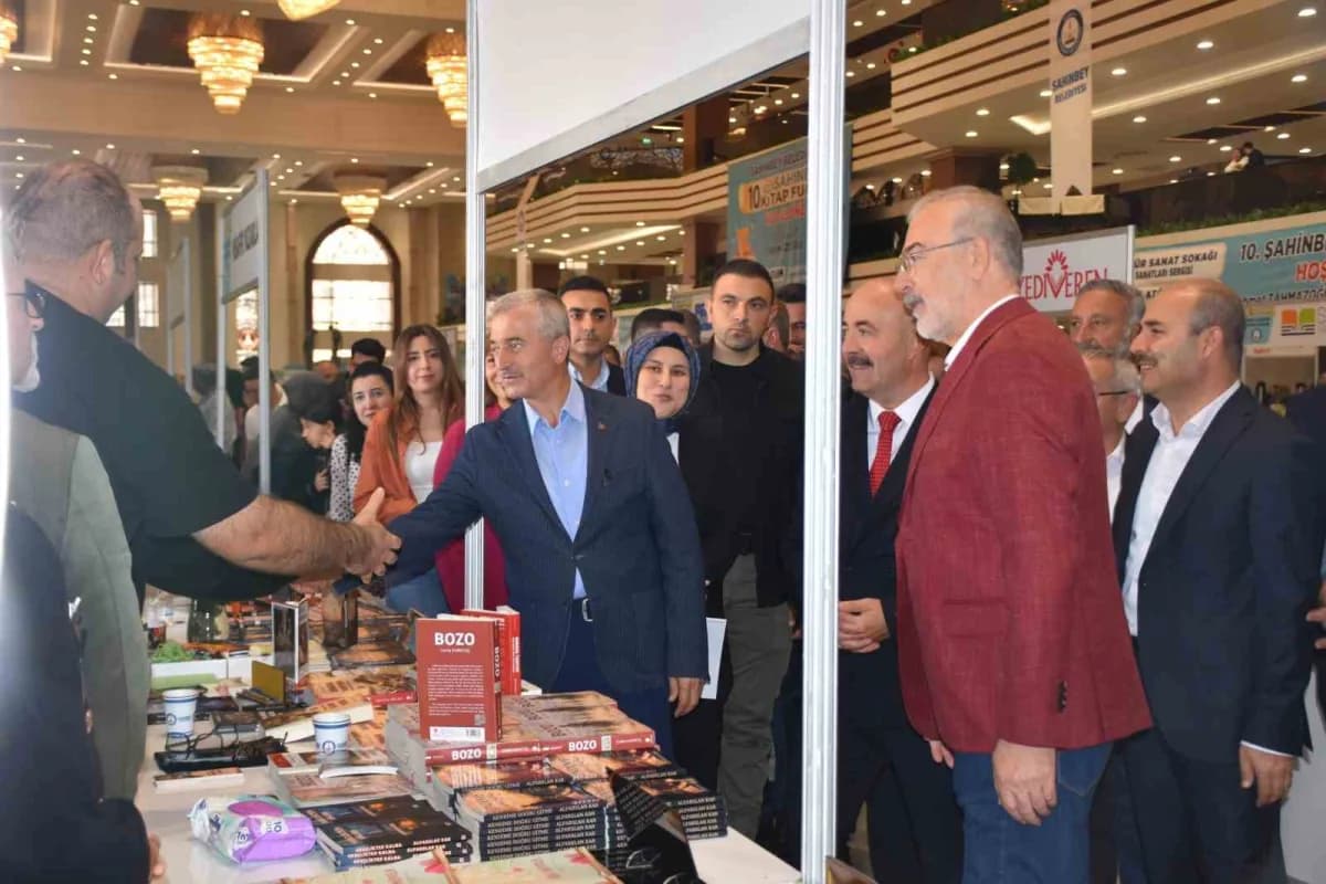 Gaziantep’te Şahinbey Belediyesi tarafından düzenlenen 10'uncu Kitap fuarı, Şahinbey Kongre ve Sanat Merkezi’nde 176 yay