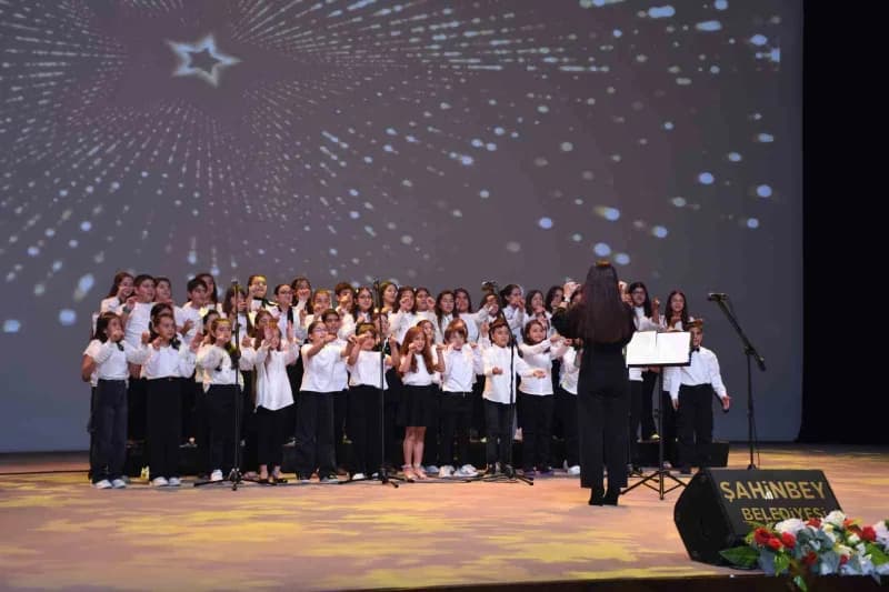 Gaziantep’te Şahinbey Belediyesi tarafından düzenlenen 10'uncu Kitap fuarı, Şahinbey Kongre ve Sanat Merkezi’nde 176 yay