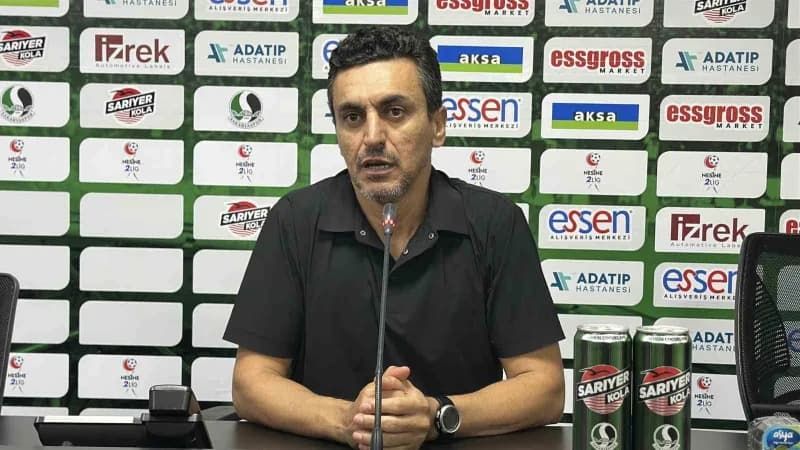 Sakaryaspor ile İskenderunspor arasında TFF 2. Lig maçından bir pozisyon