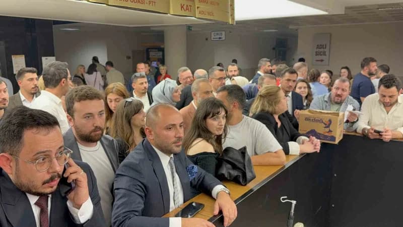 Samsun Barosu Başkanlığı seçiminde heyecan son ana kadar sürdü. Dört adayın yarıştığı seçimde Suat Güveli ile Kutluhan G