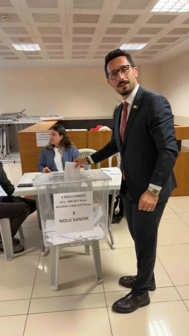 Suat Güveli, 494 oy alarak Samsun Barosunun yeni başkanı seçildi.
