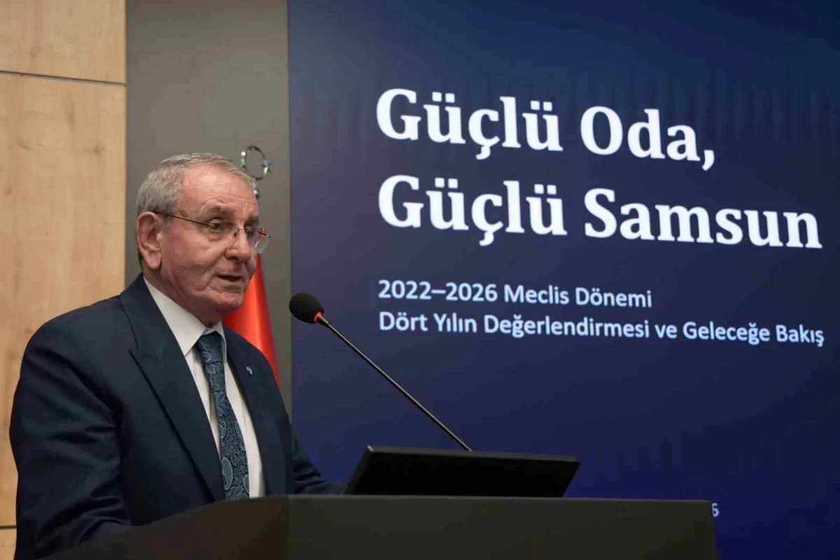 Samsun Ticaret ve Sanayi Odası Yönetim Kurulu Başkanı Salih Zeki Murzioğlu konuşma yaparken