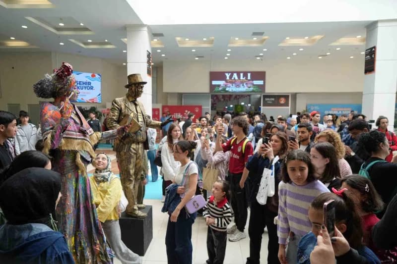 Samsun’da düzenlenen Karadeniz’in en büyük Kitap Fuarı, 146 Kitap ve yayınevinin katılımıyla ziyaret