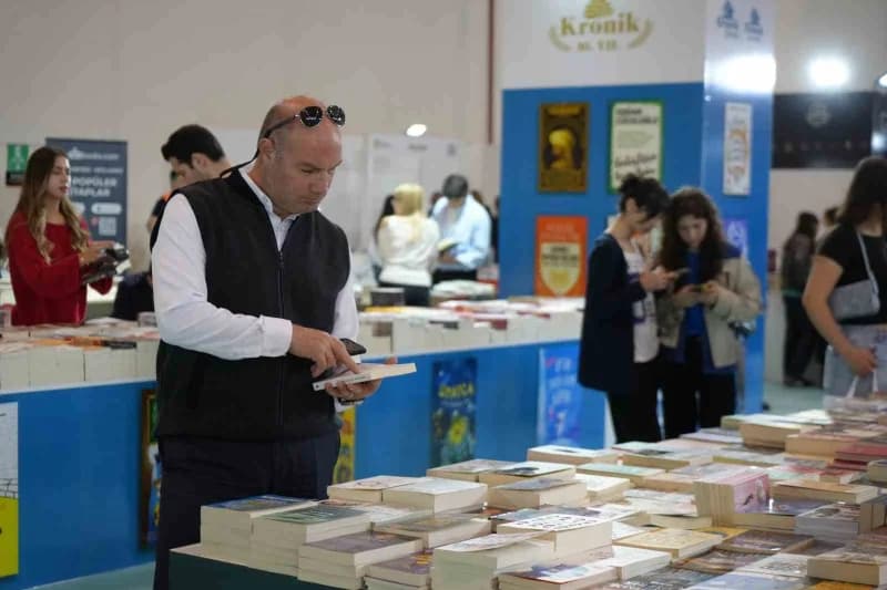 Samsun’da düzenlenen Karadeniz’in en büyük Kitap Fuarı, 146 Kitap ve yayınevinin katılımıyla ziyaret