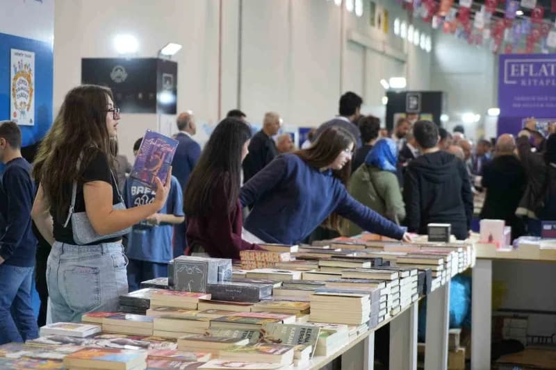 Samsun’da düzenlenen Karadeniz’in en büyük Kitap Fuarı, 146 Kitap ve yayınevinin katılımıyla ziyaret