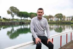 Samsunspor teknik direktörü Nenad Bjelica imza töreninde konuşma yapıyor
