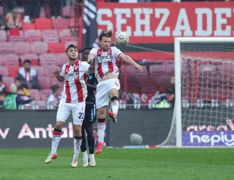 Samsunspor - Trabzonspor maçının ikinci yarısından kareler.