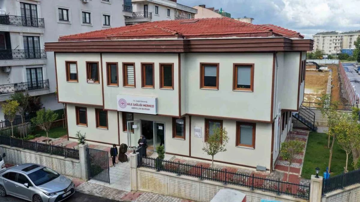 Sancaktepe Eyüp Sultan Mahallesi’nde açılan Abdullah Bayram Aile Sağlığı Merkezi binası