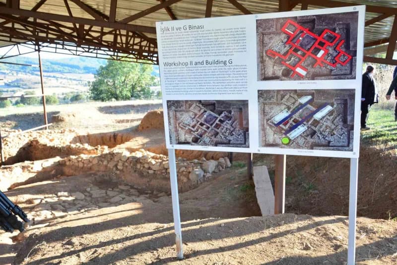 Kazı alanında incelemelerde bulunuldu