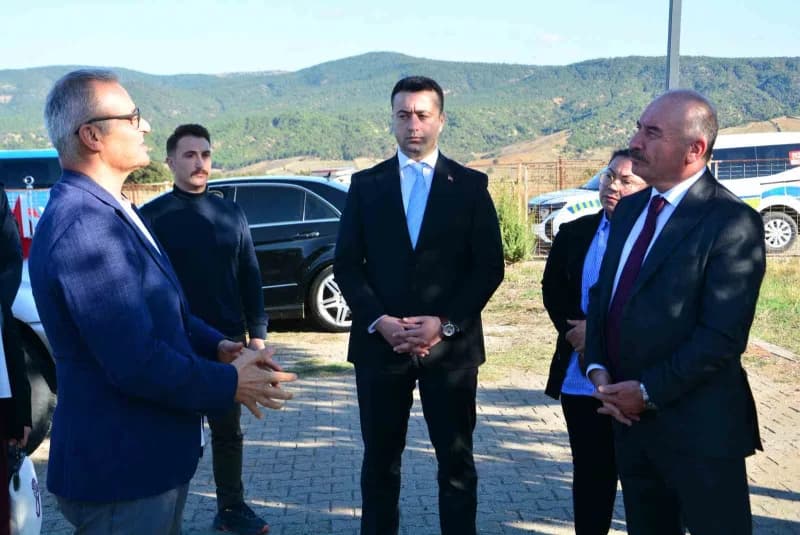 Protokol üyeleri Kazı alanında incelemelerde bulundu
