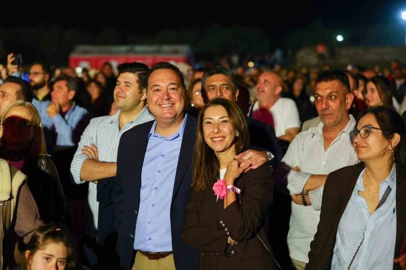 Başkan Besim Dutlulu, konseri eşiyle birlikte takip etti