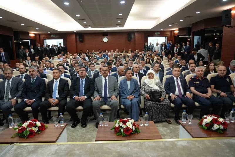 Antalya'da tedavi gördüğü hastanede hayatını kaybeden Cumhuriyet Savcısı Gadem Taş'ın adının verildiği Konferans Salonu,