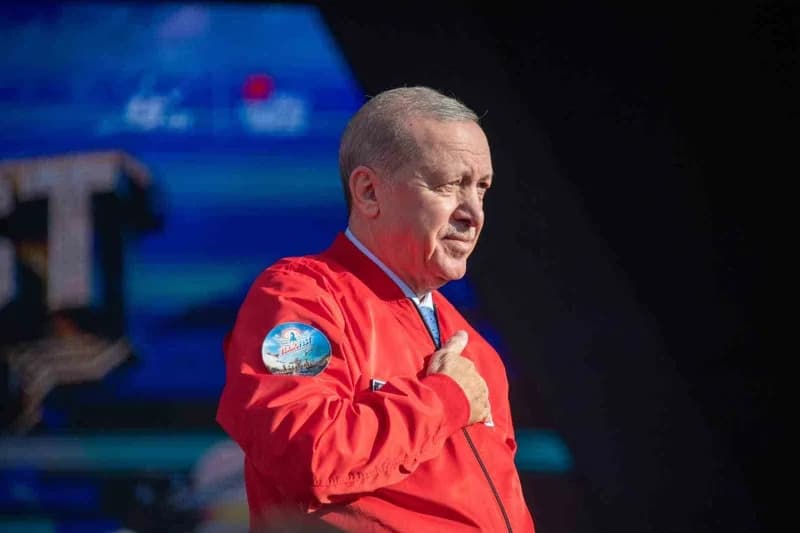 Cumhurbaşkanı Recep Tayyip Erdoğan, "Bir dönem savunma sanayinde yüzde 80 dışa bağımlı olan bir ülkeydik. Savunma ihraca