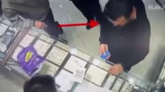 Şehit annesini terör örgütü yalanıyla dolandıran şüphelilerin kuyumcuda altına çevirdiği paralar ve güvenlik kamerası gö