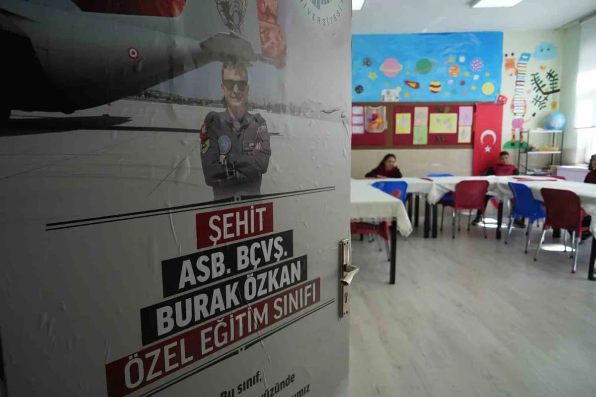 Gürcistan'da meydana gelen askeri kargo uçağı kazasında Şehit olan Hava Uçak Bakım Astsubay Başçavuş Burak Özkan'ın adı,